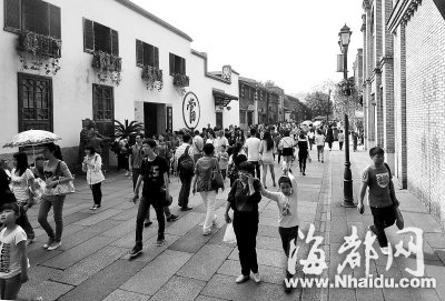 三坊七巷游客络绎不绝
