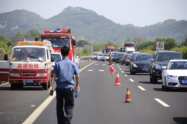 事故造成该路段车辆通行缓慢