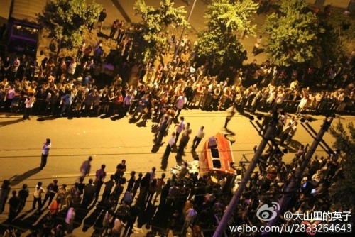 重庆猥亵女童案被误传为拐卖案引发民众围观