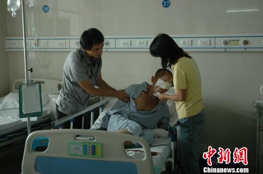 黄伯已转院治疗