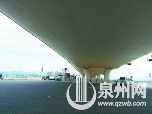 泉州大桥匝道现已设置了临时灯控