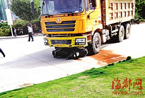 福州无证渣土车 碾死打工女