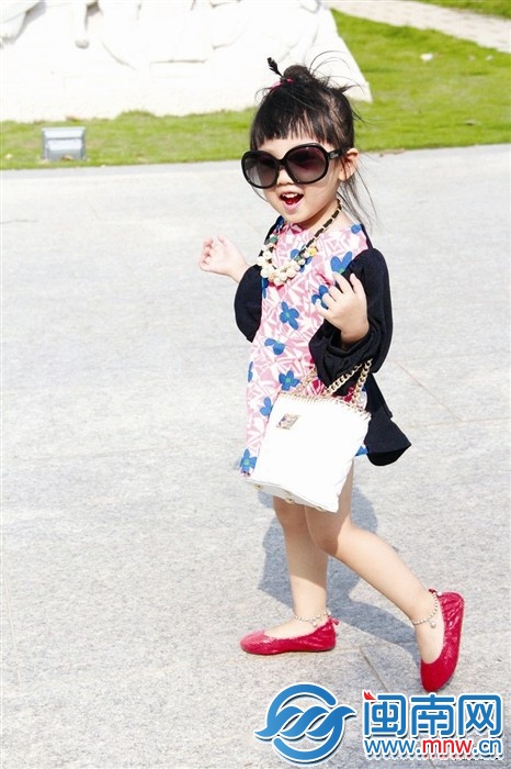 秋天里晒晒幸福宝贝出游照1