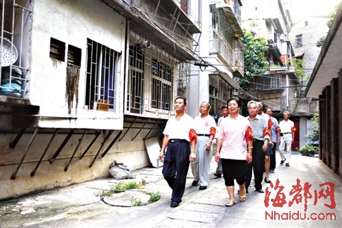 福州红袖章老人