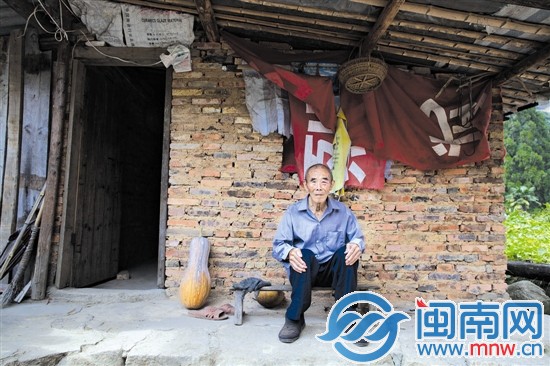 97岁高龄的游击队员陈存崇
