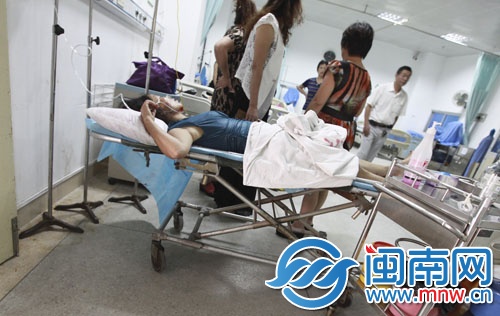 奶奶肋骨多处骨折，伤情较重