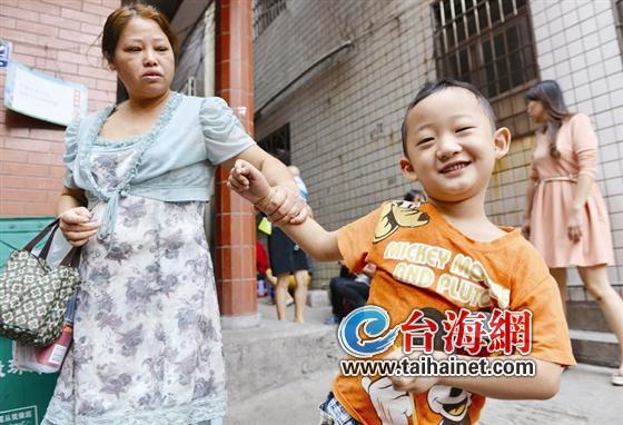 患上癫痫病的小翔一不注意就会跑出去