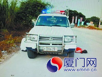这一幕乍看挺吓人