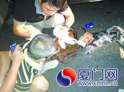 嫌疑人“阿忠”在街头被抓获