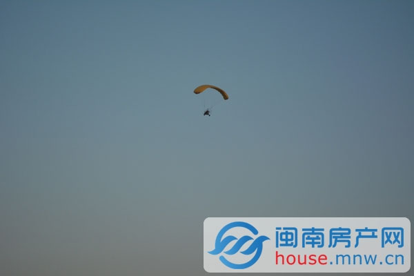 空中翱翔