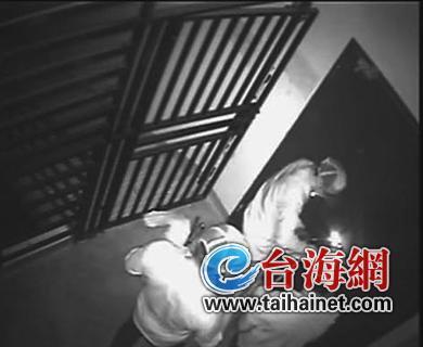 监控拍下的三名窃贼