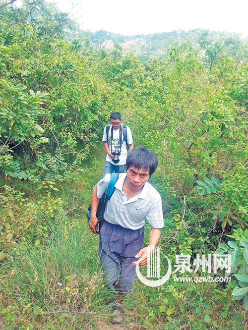 寻找大坑村石鸡石要穿越乱草丛生的郊野