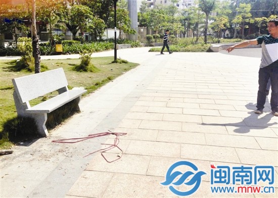 昨日清晨，男子被发现倒毙在千家山公园广场石椅边