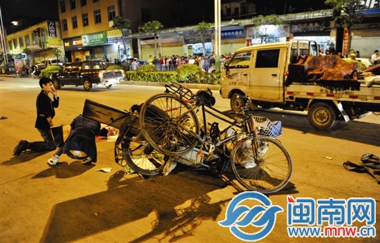 小货车撞上人力三轮车，三轮车车主身亡