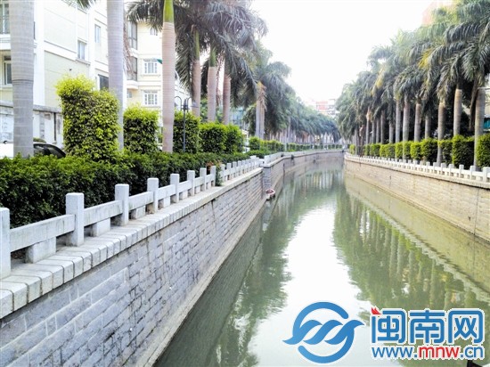沿河设置的泡沫箱已经消失1个月了