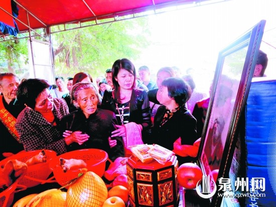 64年等待，91岁的妻子盼来丈夫魂归故里。