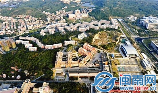 依山傍水的泉州师院