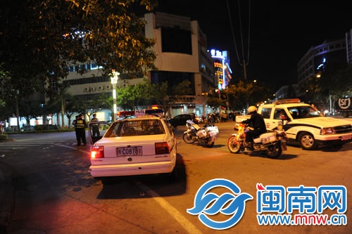 男子倒在马路边，死亡原因还在调查