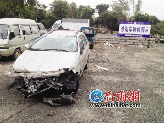 顾先生的小车停在停车场内