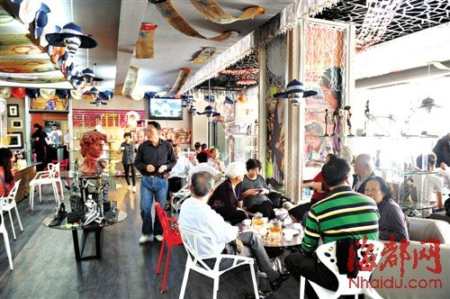 诚信餐厅：顾客搭讪介绍价格规劝“蹭吃客”