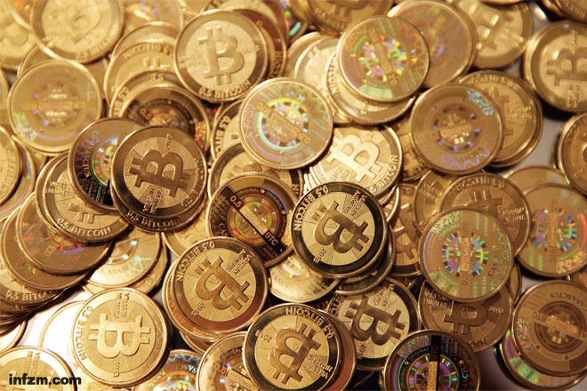 图为美国犹他州一名比特币爱好者做出来用于拍摄的比 