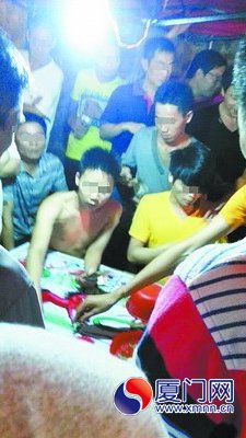 记者暗访拍下的赌博现场