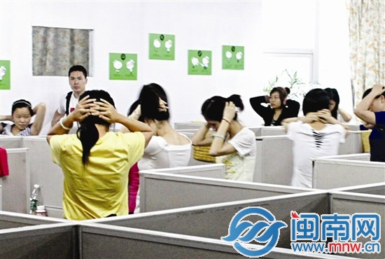漳州某诈骗犯罪窝点的抓捕现场
