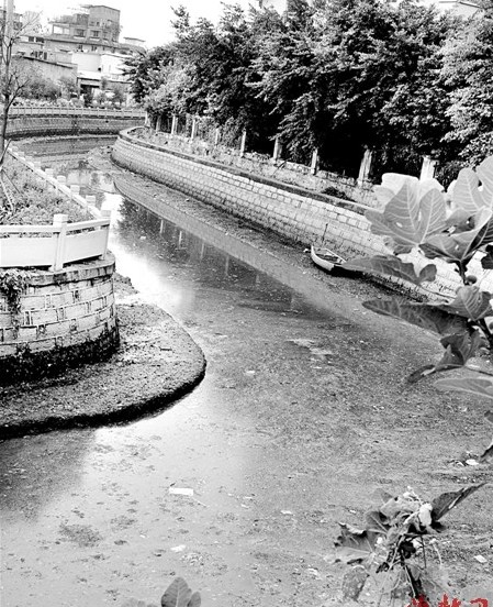 福州淌洋河成“老病号” 长年恶臭居民困扰