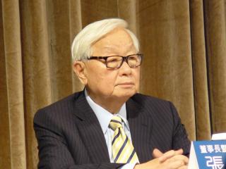 晶圆代工厂台积电董事长张忠谋12日卸下执行长一职， 