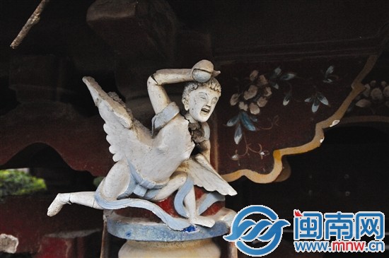 泮宫顶上的“小天使”