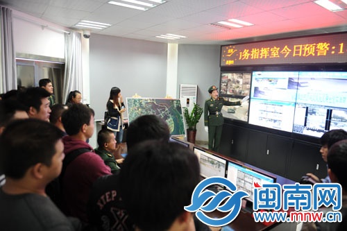 群众参观后渚边防所警营
