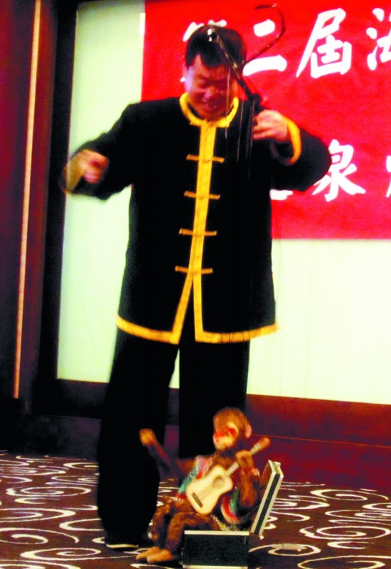 提线木偶一出场，总能引发欢呼。