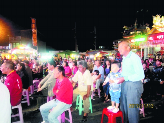 海峡两岸艺术同根同源，泉州专场演出吸引了大量台湾 