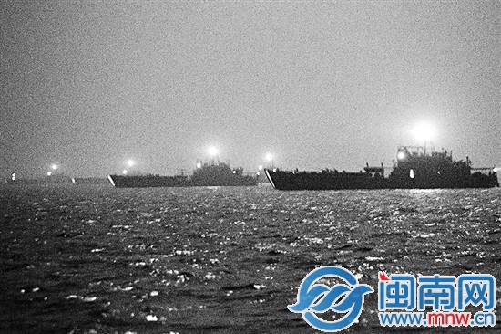 登陆舰夜间输送兵力