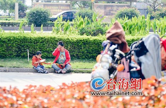 妻子小孩被绑住