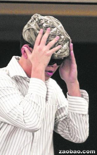 男子招妓发现对方未成年