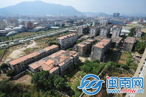 华塑新村,这片特殊的家园,包含着归国避难华侨独特