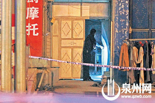 民警正在勘测