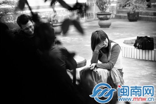 初出社会就受到伤害，小英很迷茫
