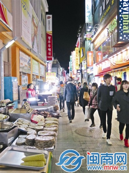 熙熙攘攘的光州崇壮路