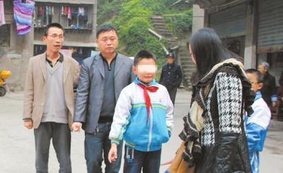当事孩子向记者讲述当日的情形