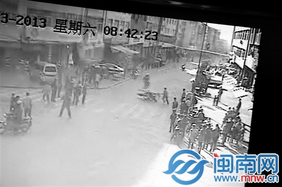 偷狗贼遭穷追 撞伤七旬老人