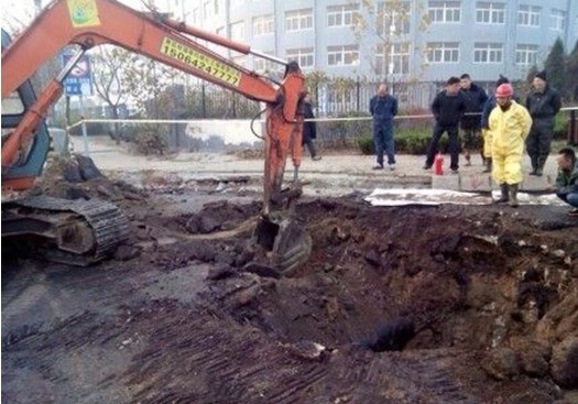 青岛爆炸前抢修照曝光