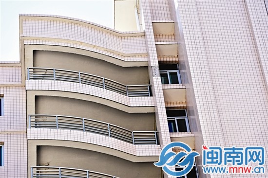 脱落的墙体