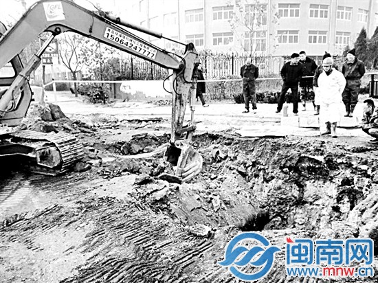 青岛输油管道爆炸案遇难人数增至55人1