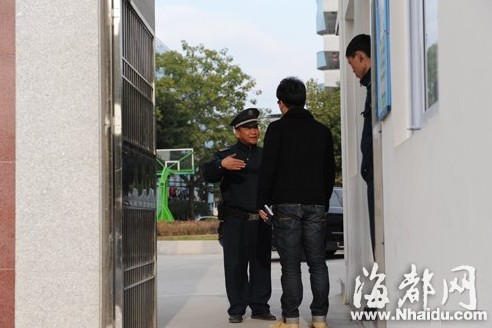 福州17岁少年校内培训 被保安用辣椒水警棍殴打