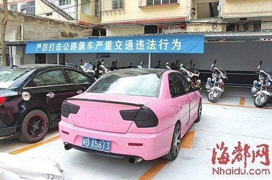 26辆改装“土豪车”深夜狂飙 面目全非难辨认1