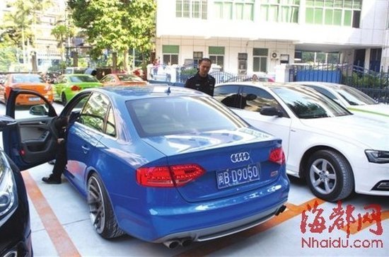 26辆改装“土豪车”深夜狂飙 面目全非难辨认3