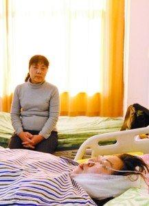 女子因记同事旷工被砍十余刀