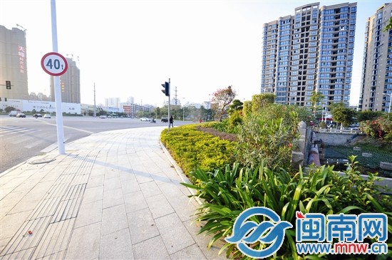 云鹿路与丰海路交叉口内沟河上